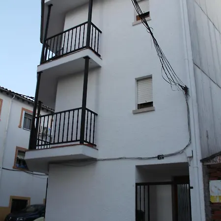El Laurel Apartment *